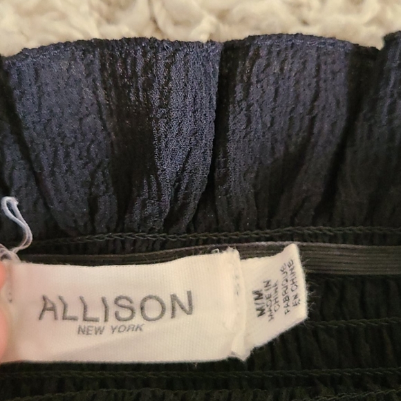 Sexy Allison top. Size M. - Picture 4 of 7